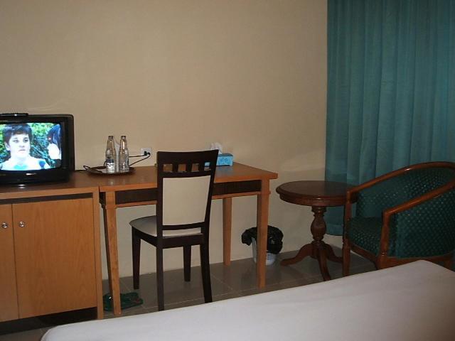 Hotel Wisata Παλεμπάνγκ Δωμάτιο φωτογραφία