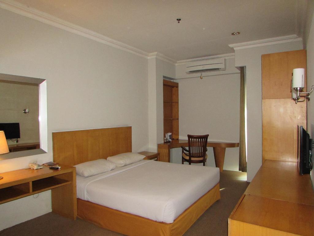 Hotel Wisata Παλεμπάνγκ Δωμάτιο φωτογραφία